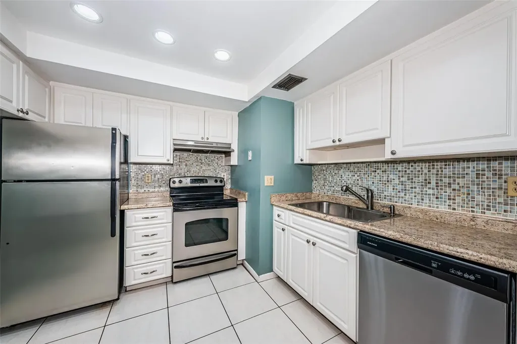 2971 Estancia Boulevard Clearwater FL 33761