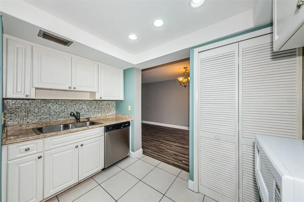 2971 Estancia Boulevard Clearwater FL 33761
