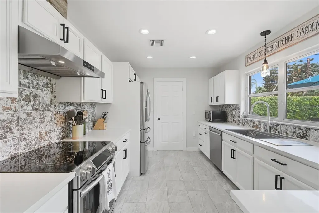 2817 Flowertree Road Orlando FL 32812