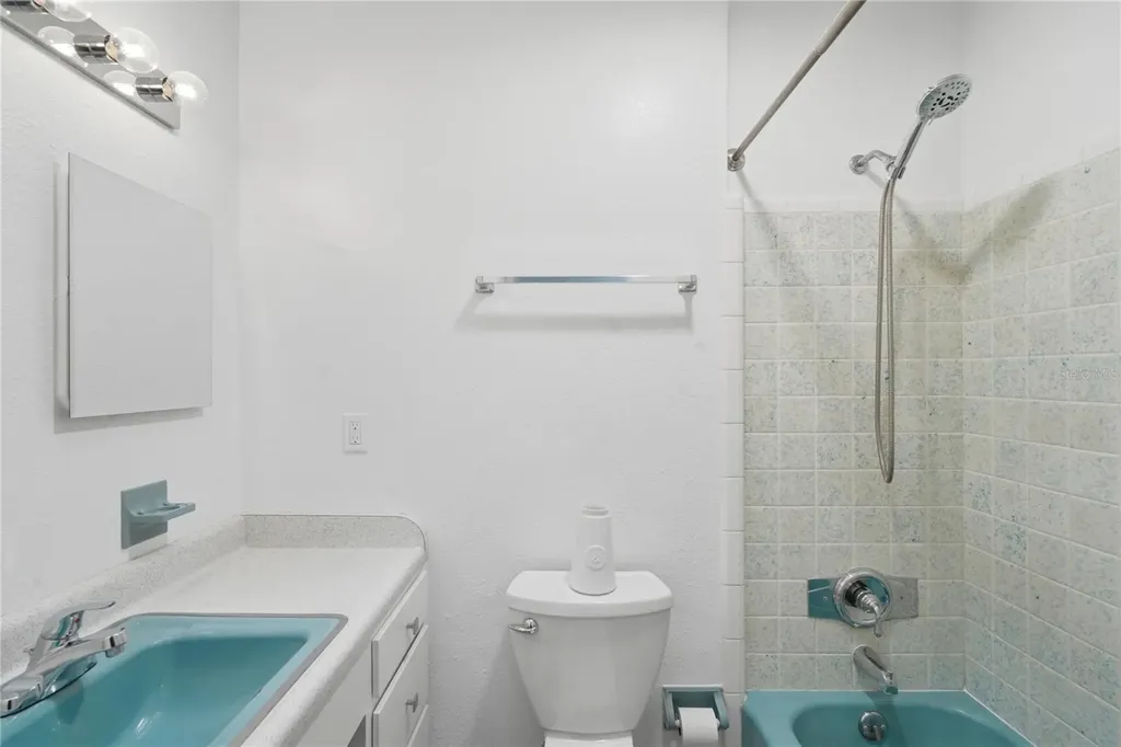 2817 Flowertree Road Orlando FL 32812