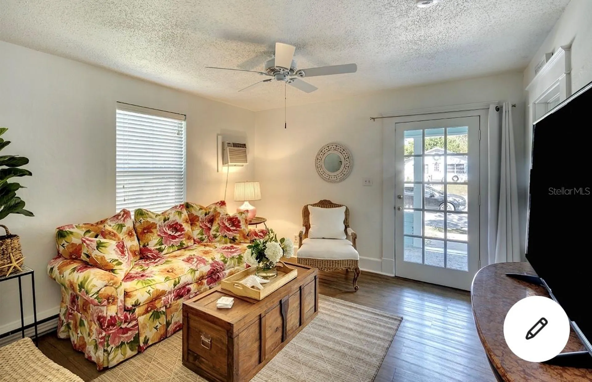 2513 8th Avenue W Bradenton FL 34205