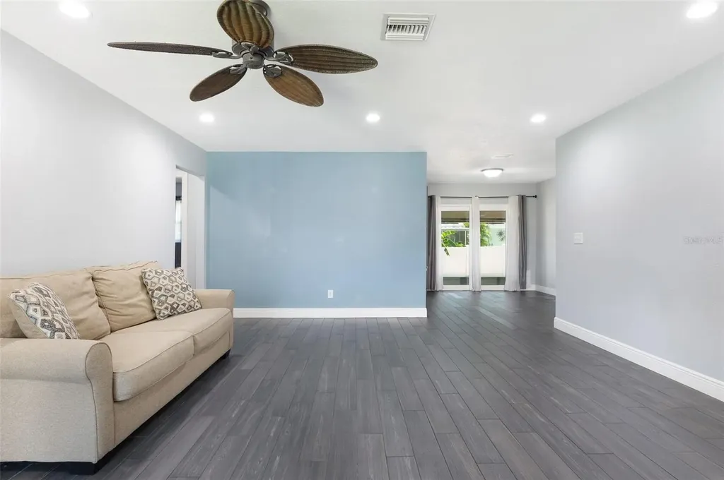5923 19th Street NE St Petersburg FL 33703