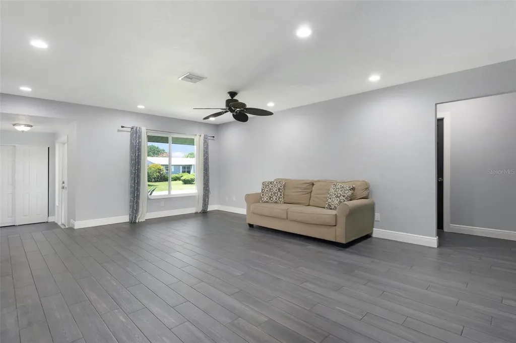 5923 19th Street NE St Petersburg FL 33703