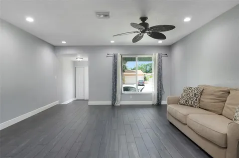 5923 19th Street NE St Petersburg FL 33703