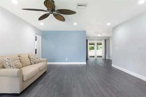 5923 19th Street NE St Petersburg FL 33703