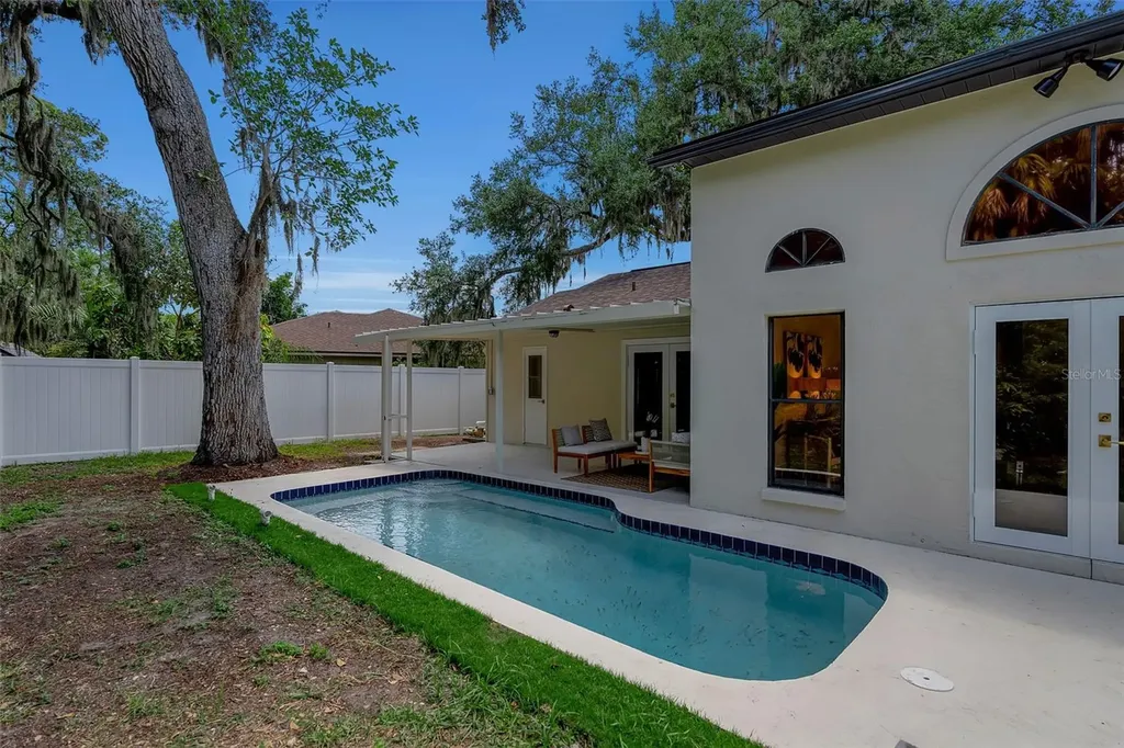 1005 Greystone Lane Sarasota FL 34232
