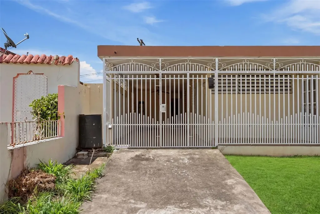 1-12 Y Arroyo PR 00714
