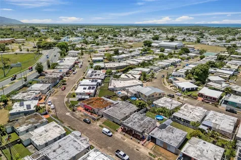 1-12 Y Arroyo PR 00714