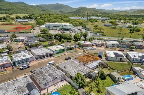 1-12 Y Arroyo PR 00714