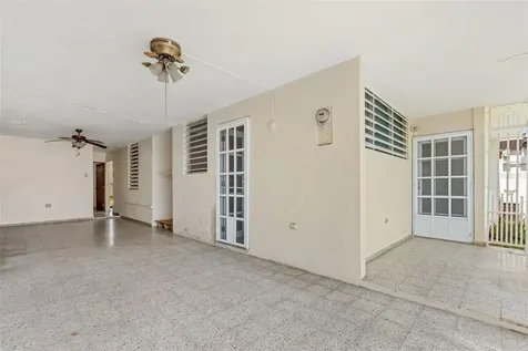 1-12 Y Arroyo PR 00714
