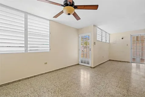 1-12 Y Arroyo PR 00714