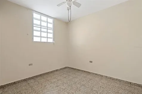 1-12 Y Arroyo PR 00714