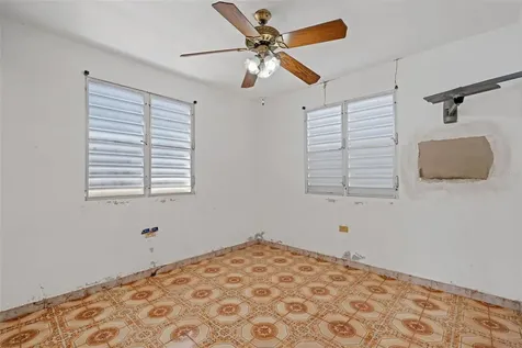 1-12 Y Arroyo PR 00714