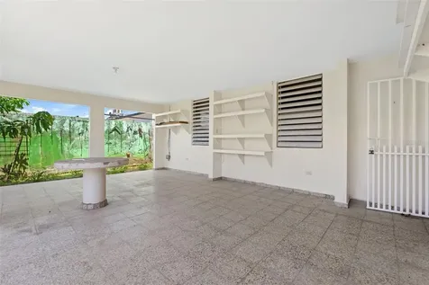 1-12 Y Arroyo PR 00714