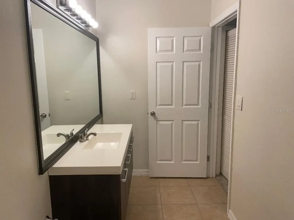 5602 Pinnacle Heights Circle Tampa FL 33624