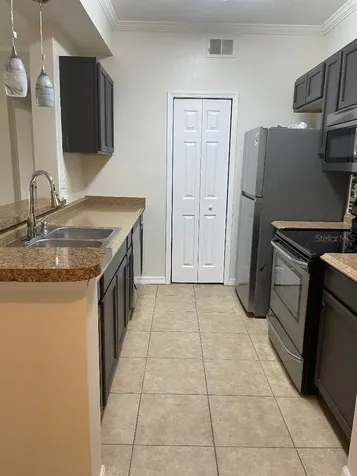 5602 Pinnacle Heights Circle Tampa FL 33624