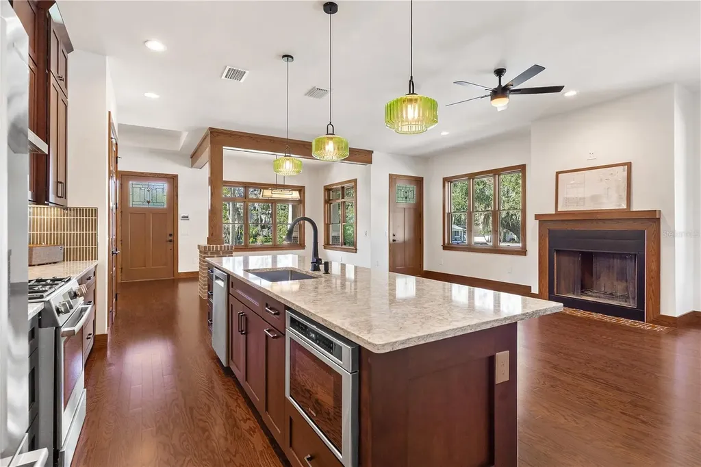 1000 S 9th Street Leesburg FL 34748