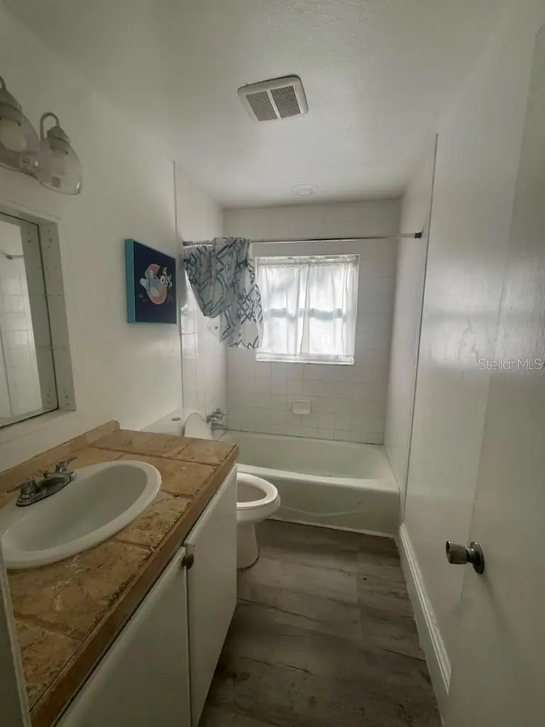 6407 2nd Avenue NE Bradenton FL 34208