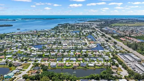 4503 Coral Lake Drive Bradenton FL 34210