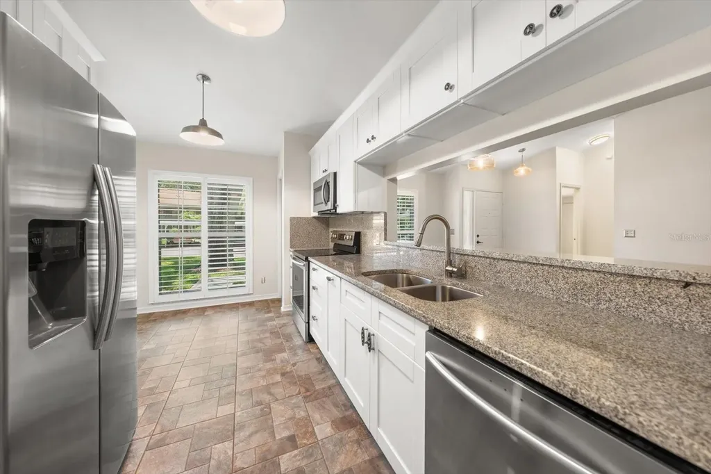 2069 Lakeview Drive Clearwater FL 33763