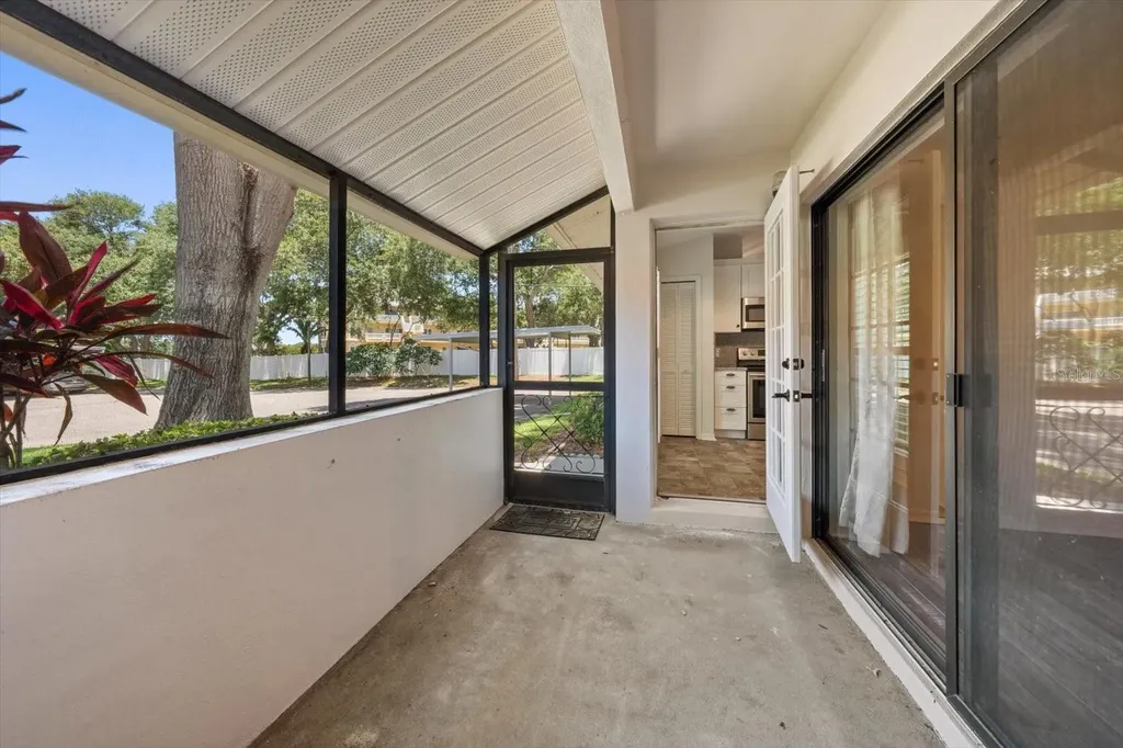 2069 Lakeview Drive Clearwater FL 33763