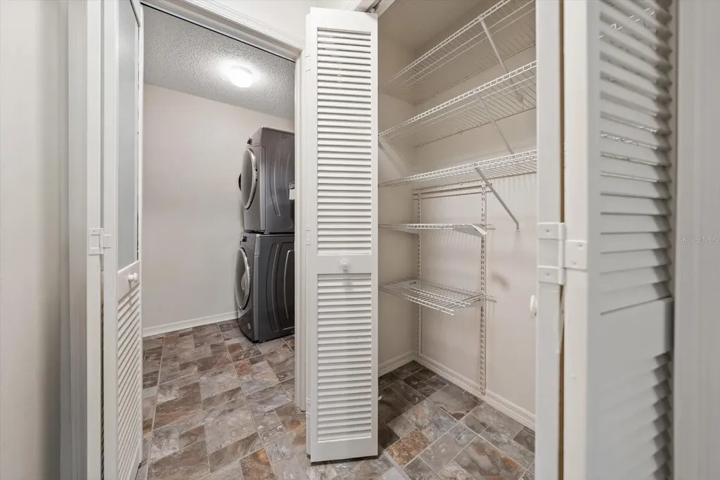 2069 Lakeview Drive Clearwater FL 33763