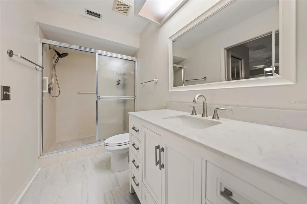 2069 Lakeview Drive Clearwater FL 33763