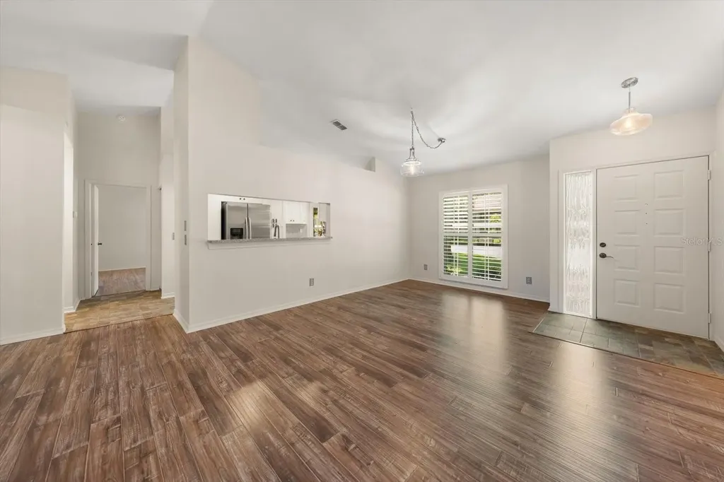 2069 Lakeview Drive Clearwater FL 33763