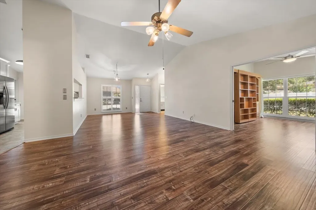 2069 Lakeview Drive Clearwater FL 33763
