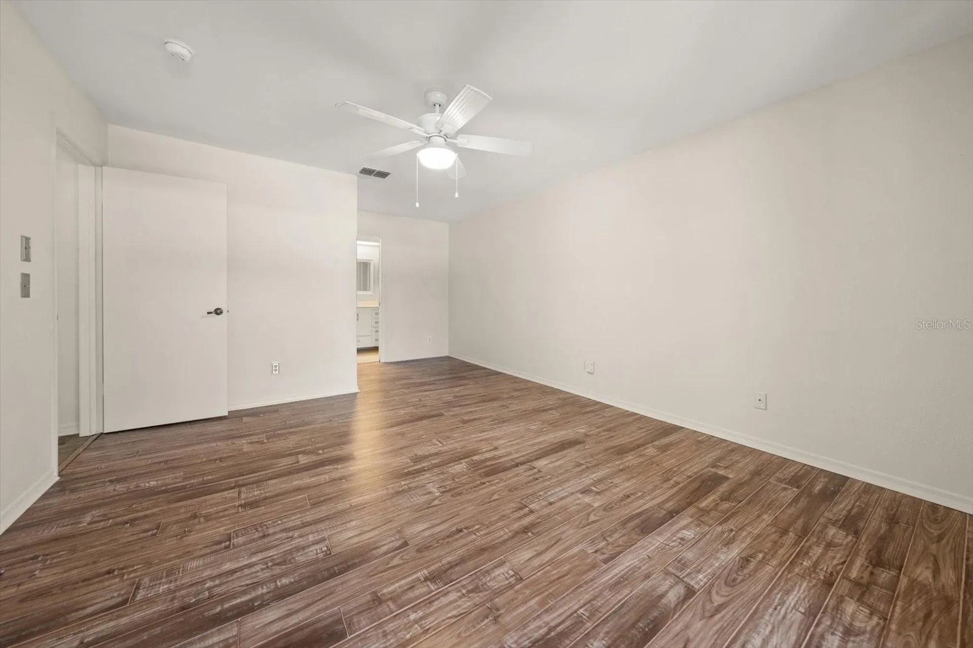 2069 Lakeview Drive Clearwater FL 33763