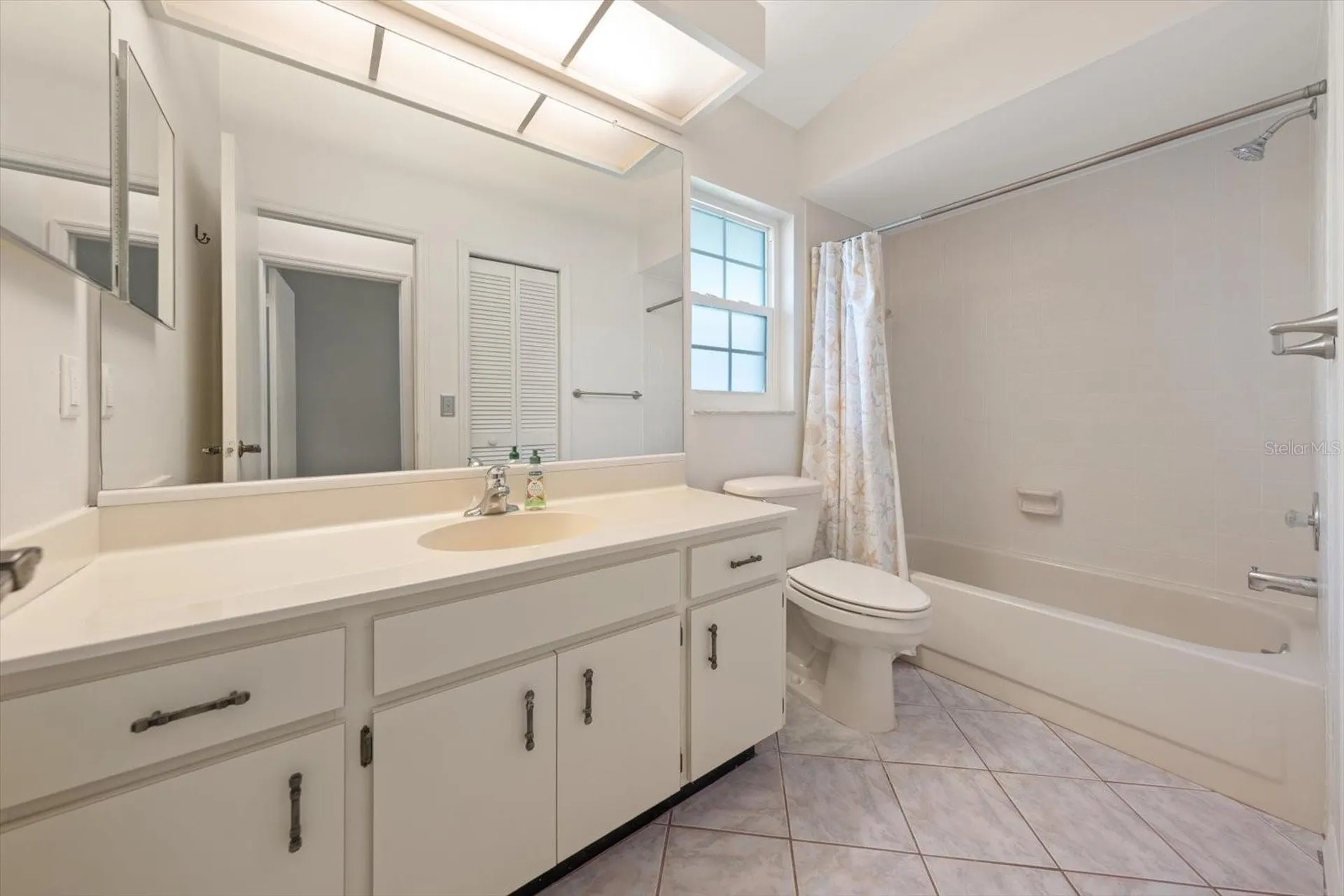 2069 Lakeview Drive Clearwater FL 33763