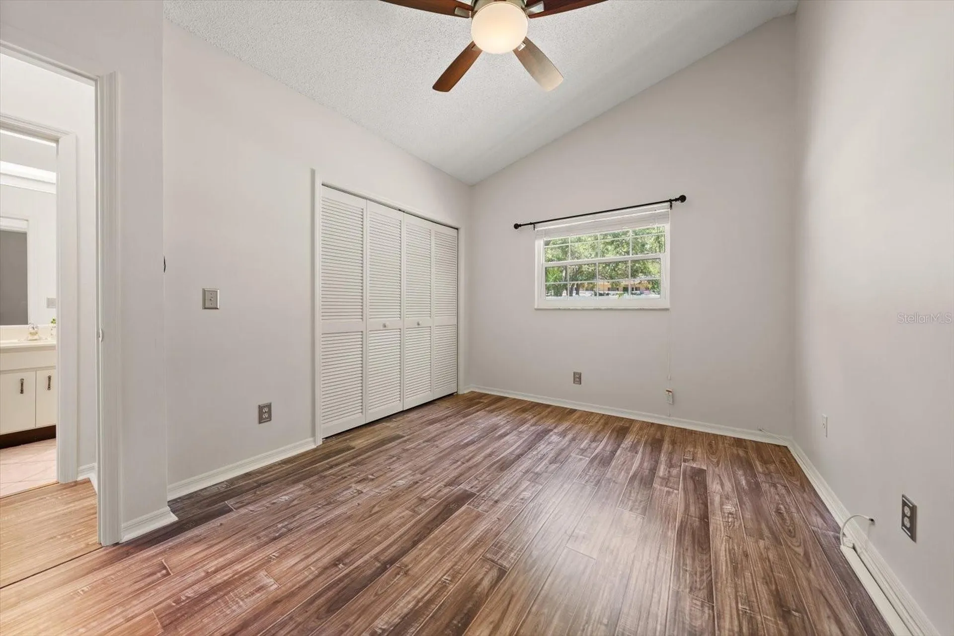2069 Lakeview Drive Clearwater FL 33763