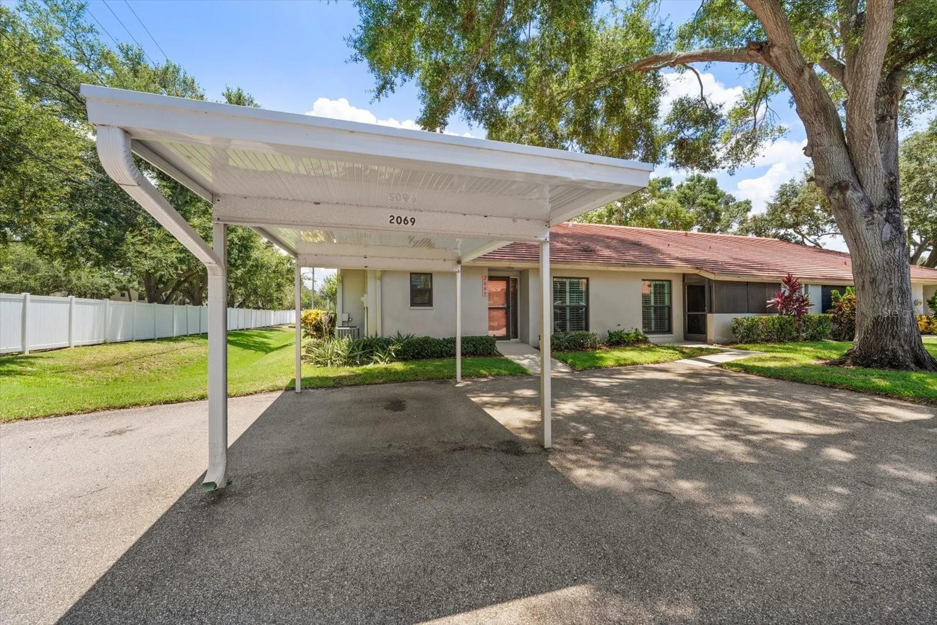 2069 Lakeview Drive Clearwater FL 33763