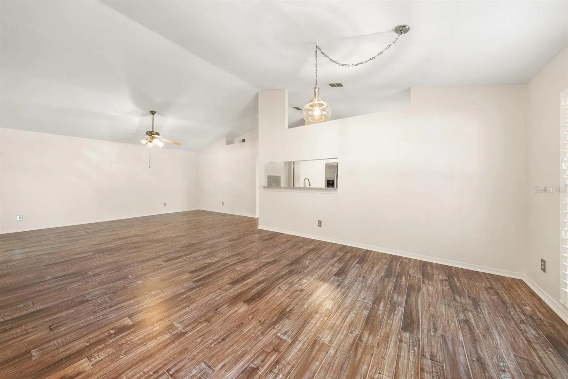 2069 Lakeview Drive Clearwater FL 33763