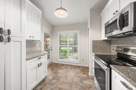 2069 Lakeview Drive Clearwater FL 33763