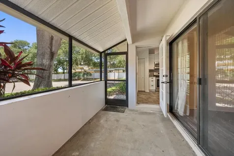 2069 Lakeview Drive Clearwater FL 33763