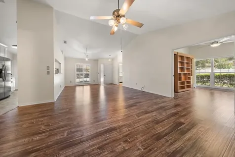 2069 Lakeview Drive Clearwater FL 33763