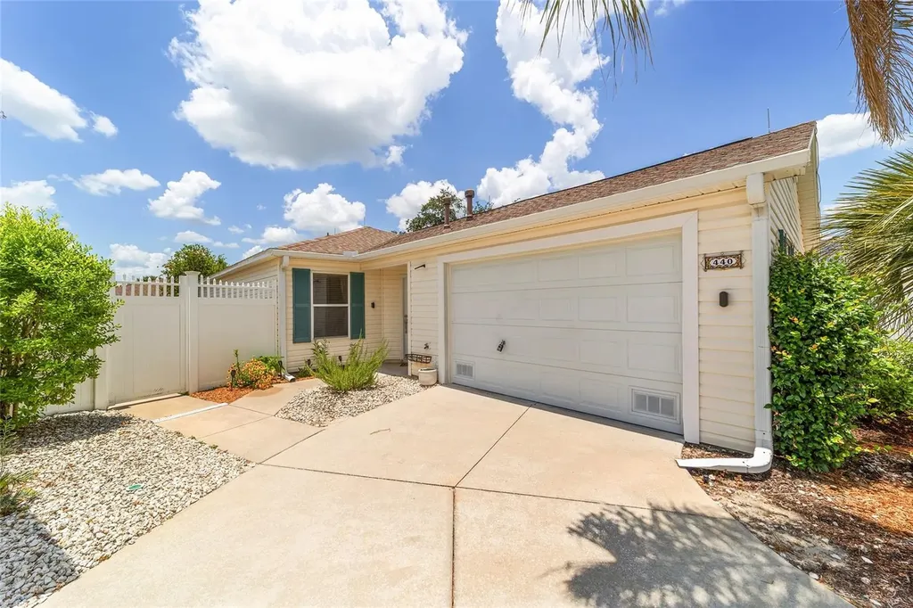 440 Valverda Drive The Villages FL 32162