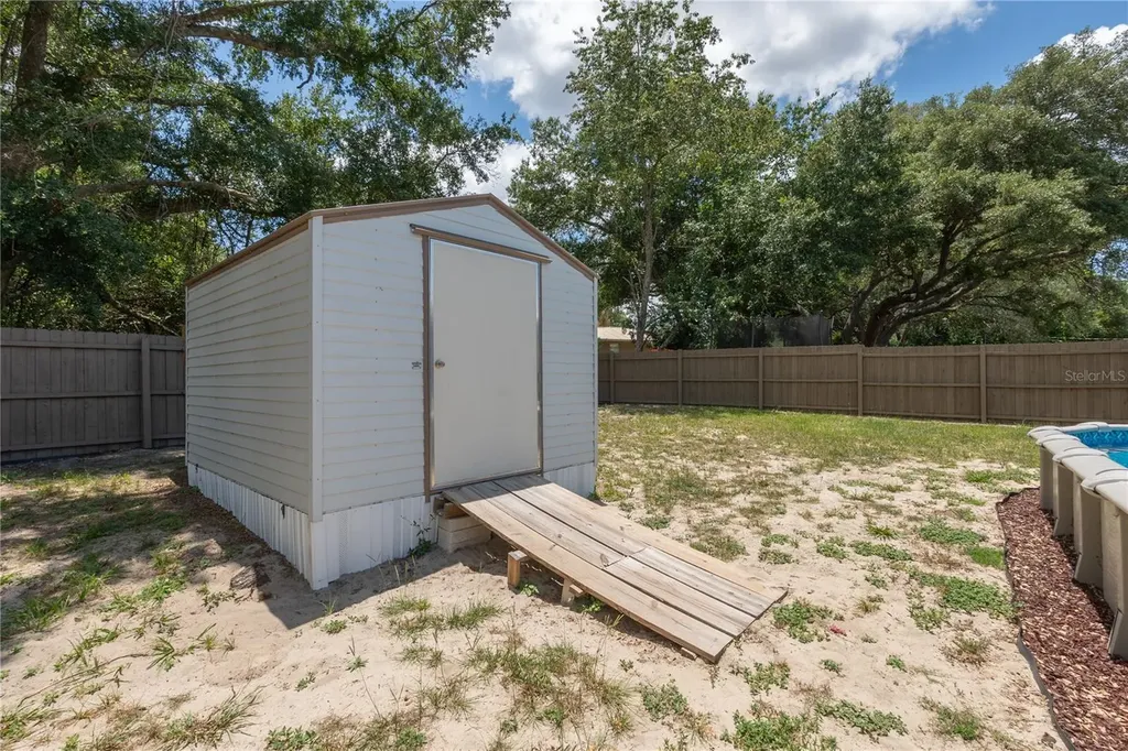 242 Skyline Drive Lady Lake FL 32159