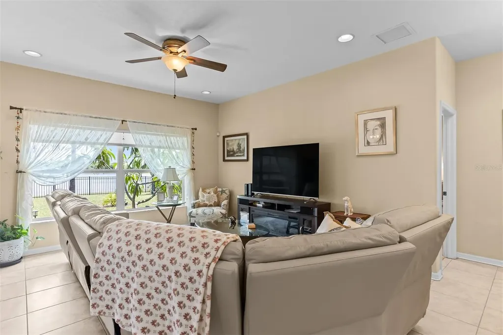 905 Parker Den Drive Ruskin FL 33570