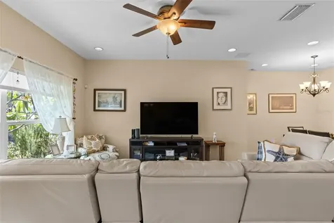 905 Parker Den Drive Ruskin FL 33570