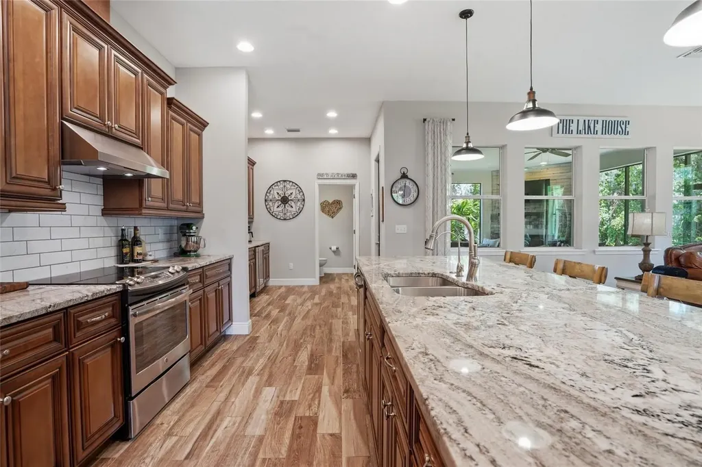 16622 Lakeshore Road Tampa FL 33624
