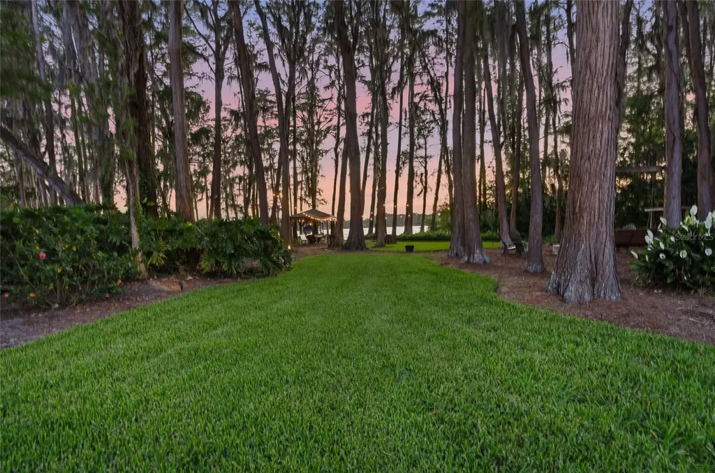 16622 Lakeshore Road Tampa FL 33624