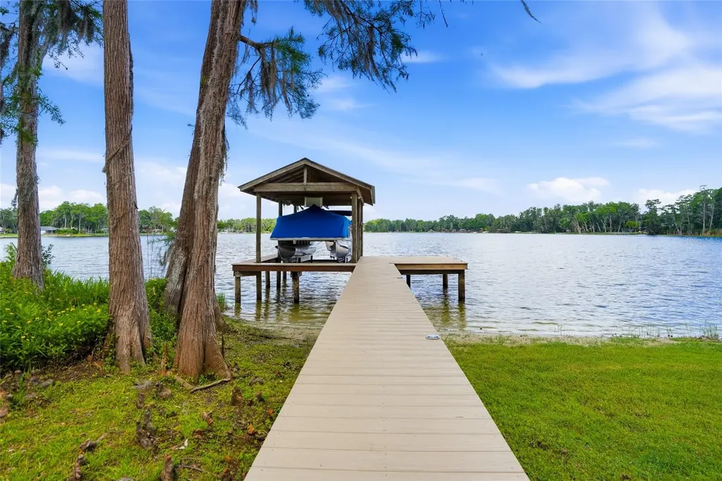 16622 Lakeshore Road Tampa FL 33624