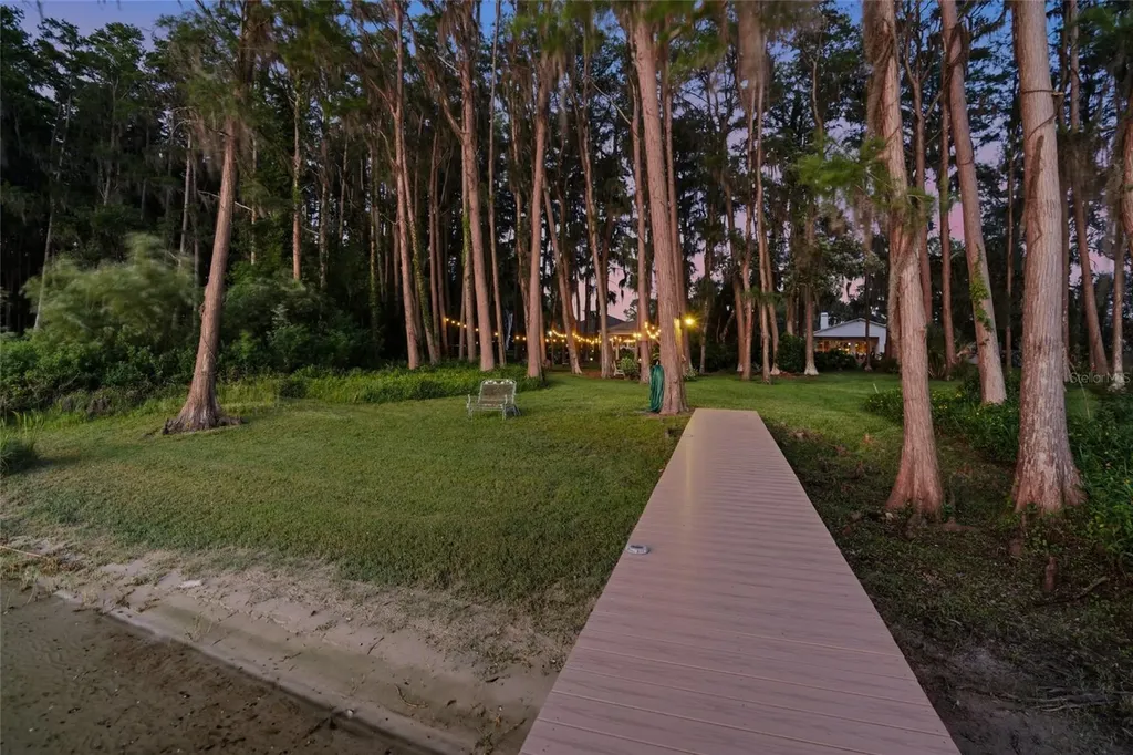 16622 Lakeshore Road Tampa FL 33624