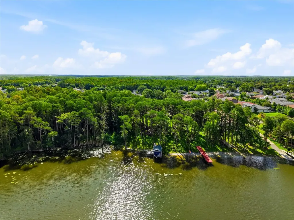 16622 Lakeshore Road Tampa FL 33624