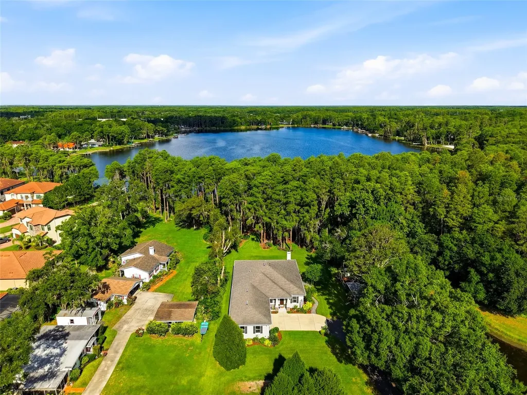 16622 Lakeshore Road Tampa FL 33624