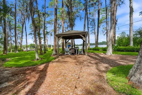 16622 Lakeshore Road Tampa FL 33624