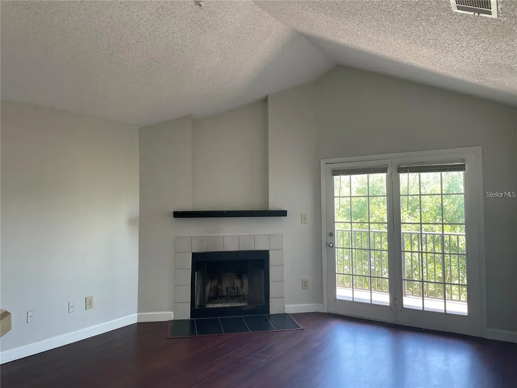 216 Afton Square Altamonte Springs FL 32714