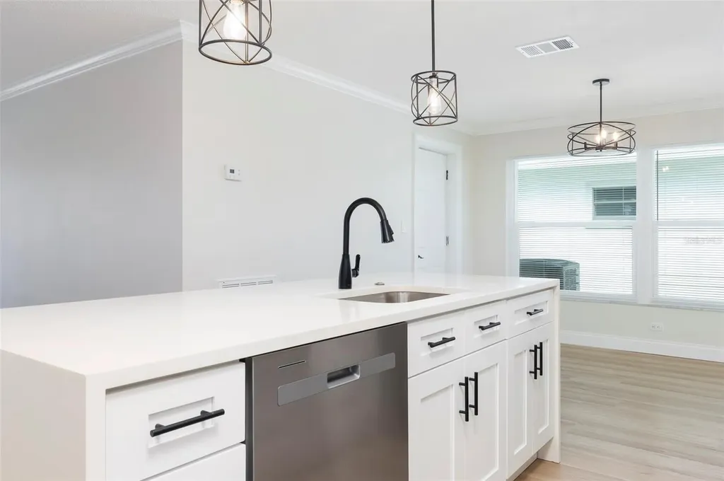 4034 Mainlands Boulevard N Pinellas Park FL 33782